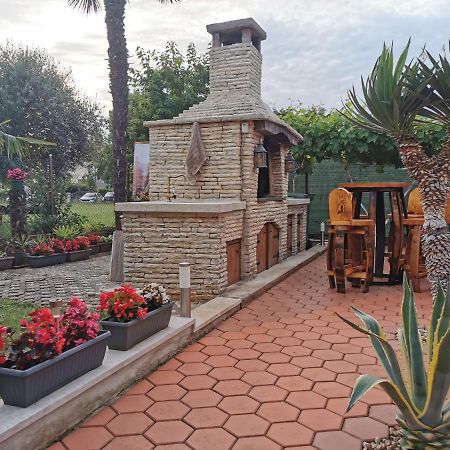 App & Room Le Palme Umag Bagian luar foto