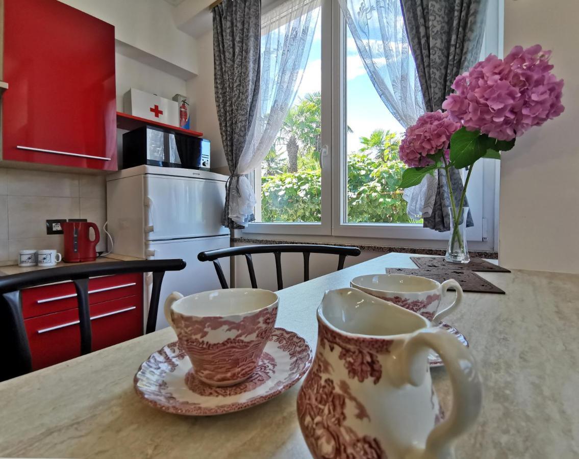 App & Room Le Palme Umag Bagian luar foto