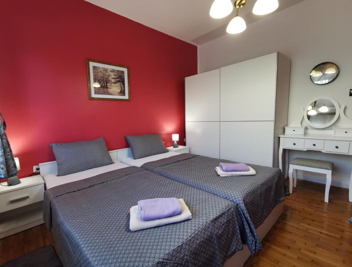 App & Room Le Palme Umag Bagian luar foto