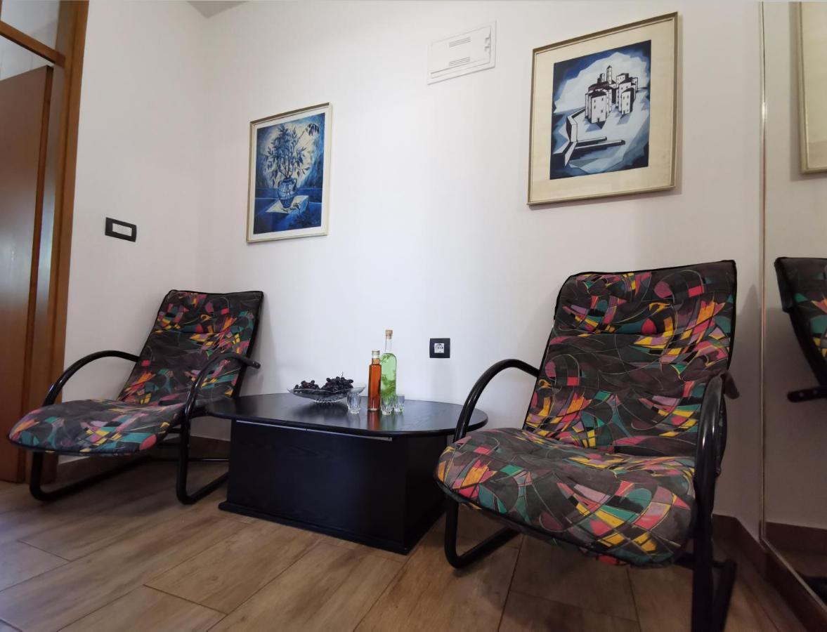 App & Room Le Palme Umag Bagian luar foto