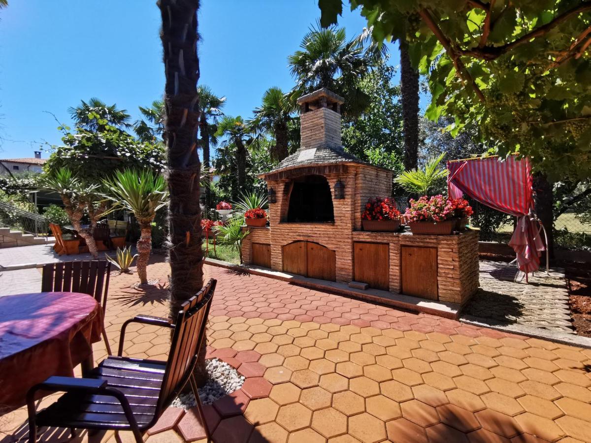 App & Room Le Palme Umag Bagian luar foto
