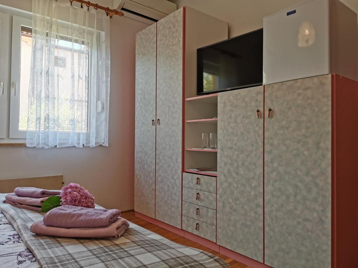 App & Room Le Palme Umag Bagian luar foto