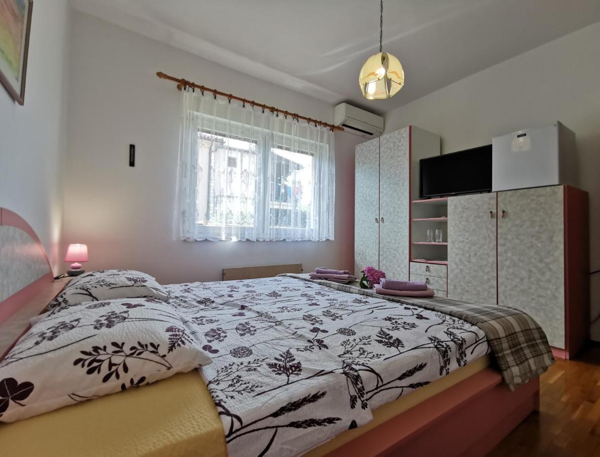 App & Room Le Palme Umag Bagian luar foto