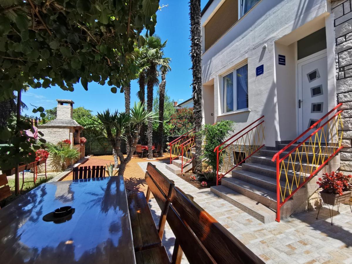 App & Room Le Palme Umag Bagian luar foto