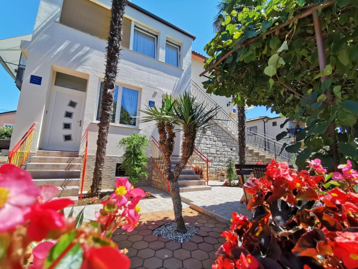 App & Room Le Palme Umag Bagian luar foto