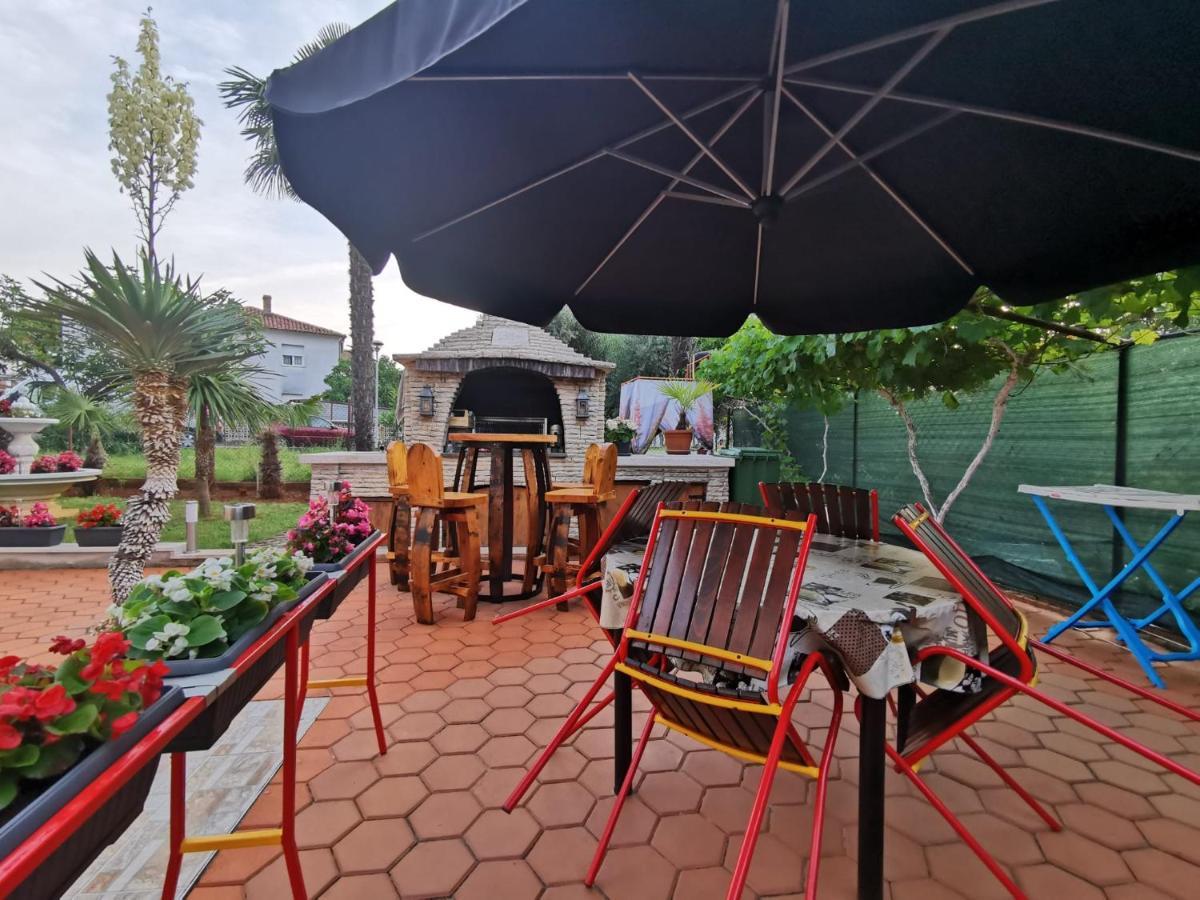 App & Room Le Palme Umag Bagian luar foto